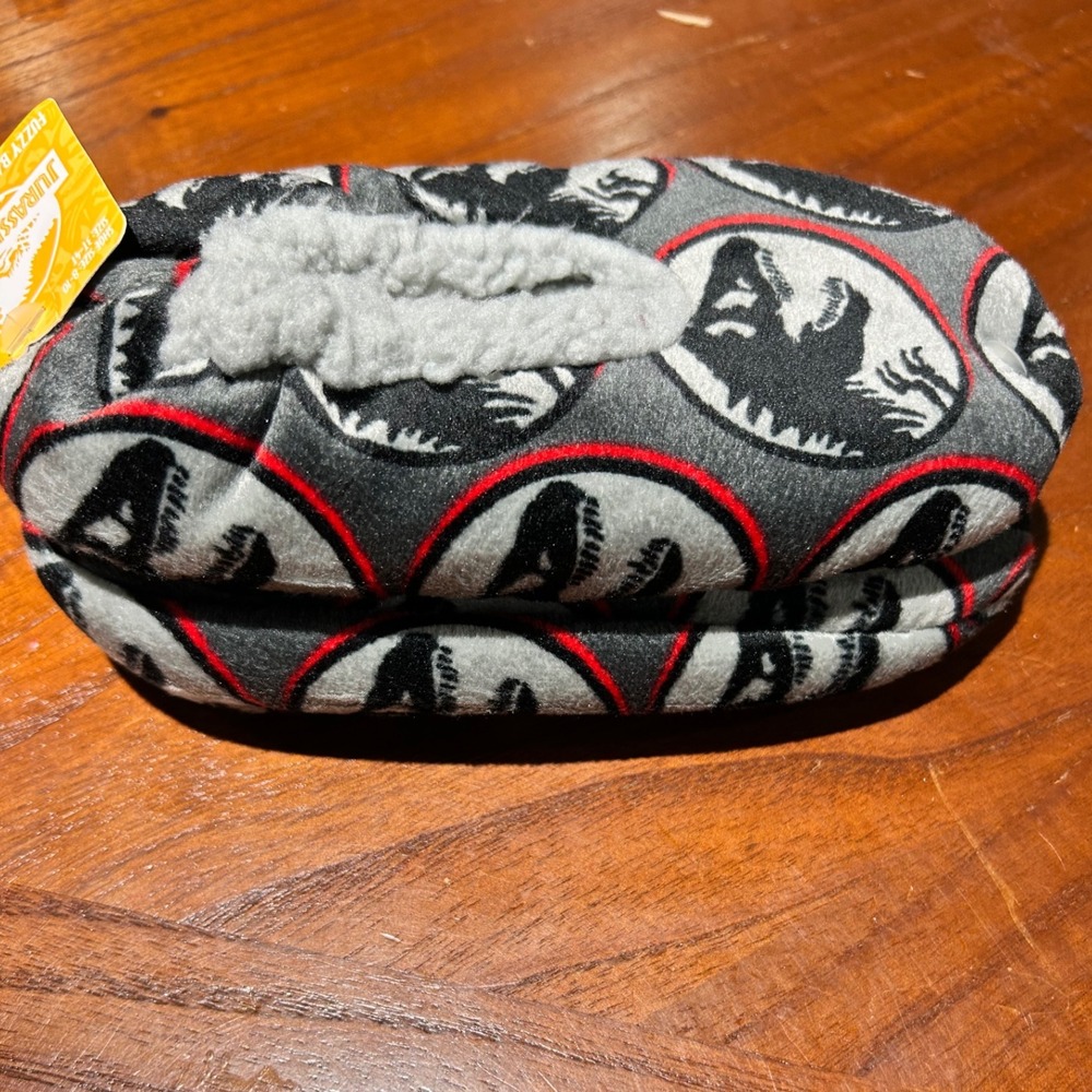 Jurassic World Kids Fuzzy booties Slipper Socks Size 3T‎ 4T Dinosaurs Lounge